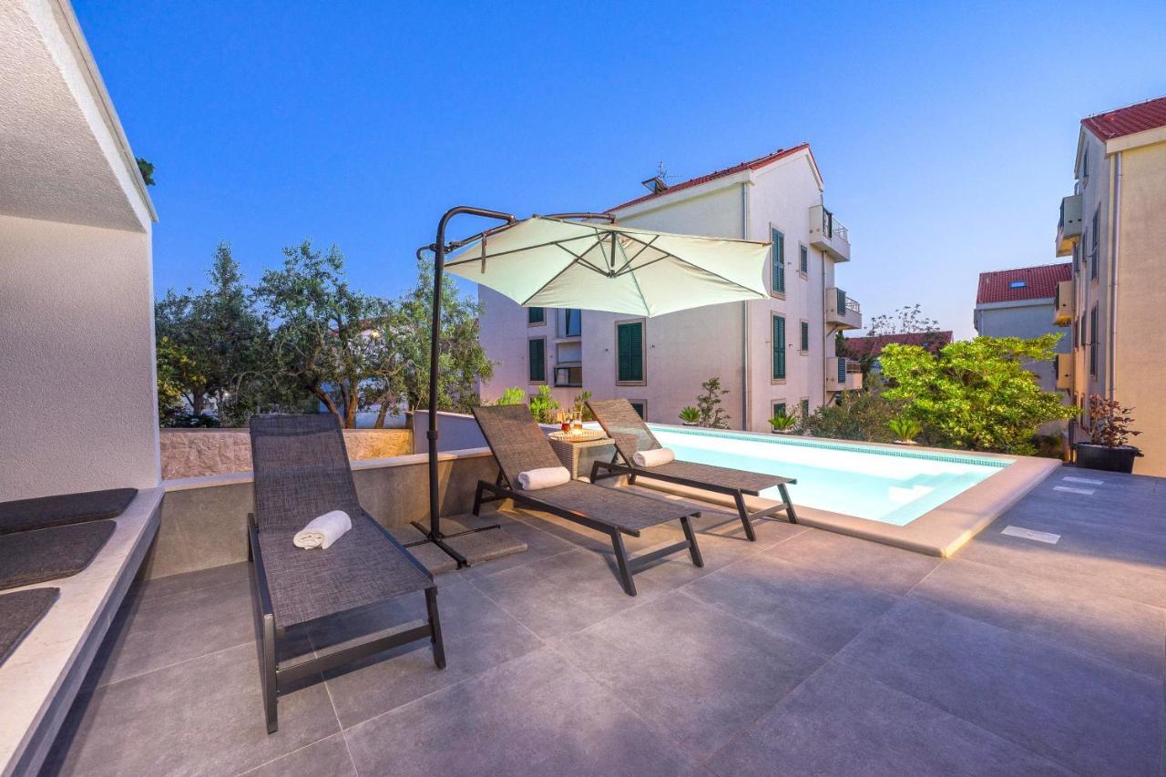 Summer Breeze Pool Apartments Novalja Exterior photo