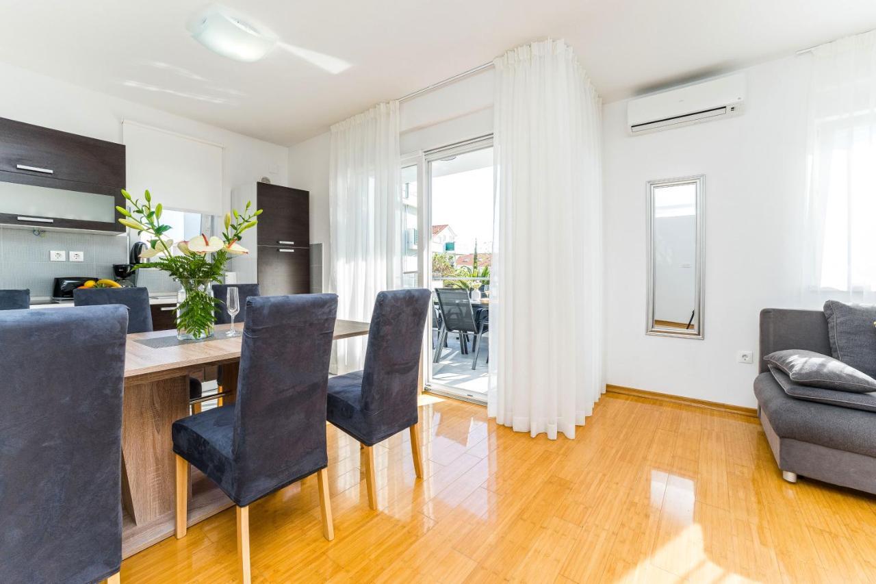 Summer Breeze Pool Apartments Novalja Exterior photo