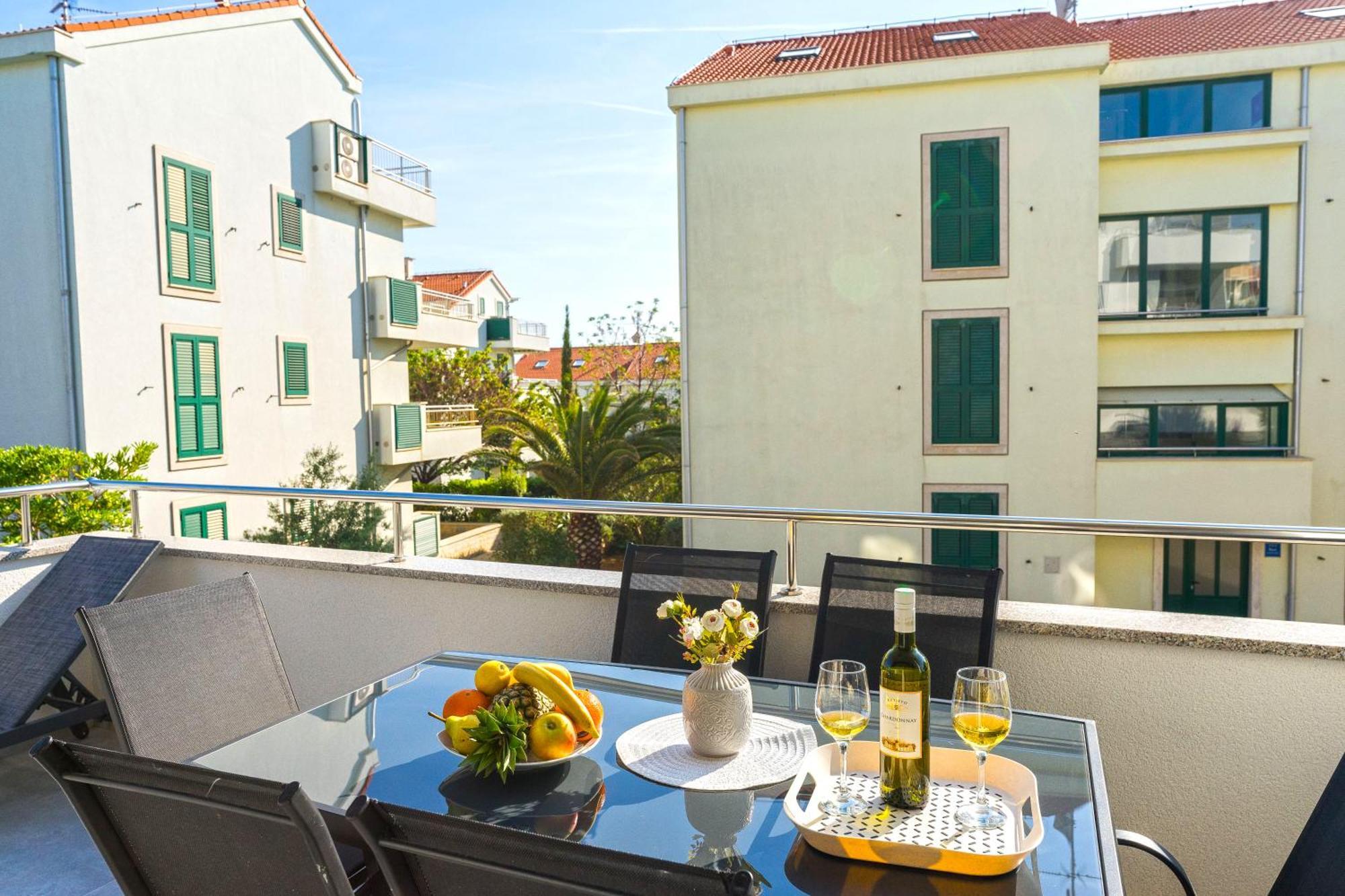 Summer Breeze Pool Apartments Novalja Room photo